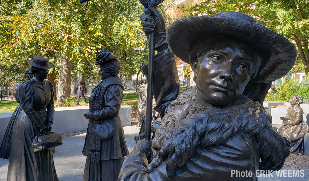 Suffragatte Statues in Capitol Park Richmond Virginia