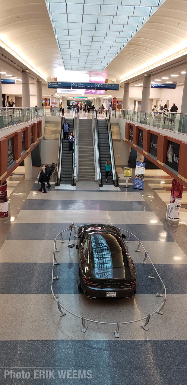 Lobby Hall Airport